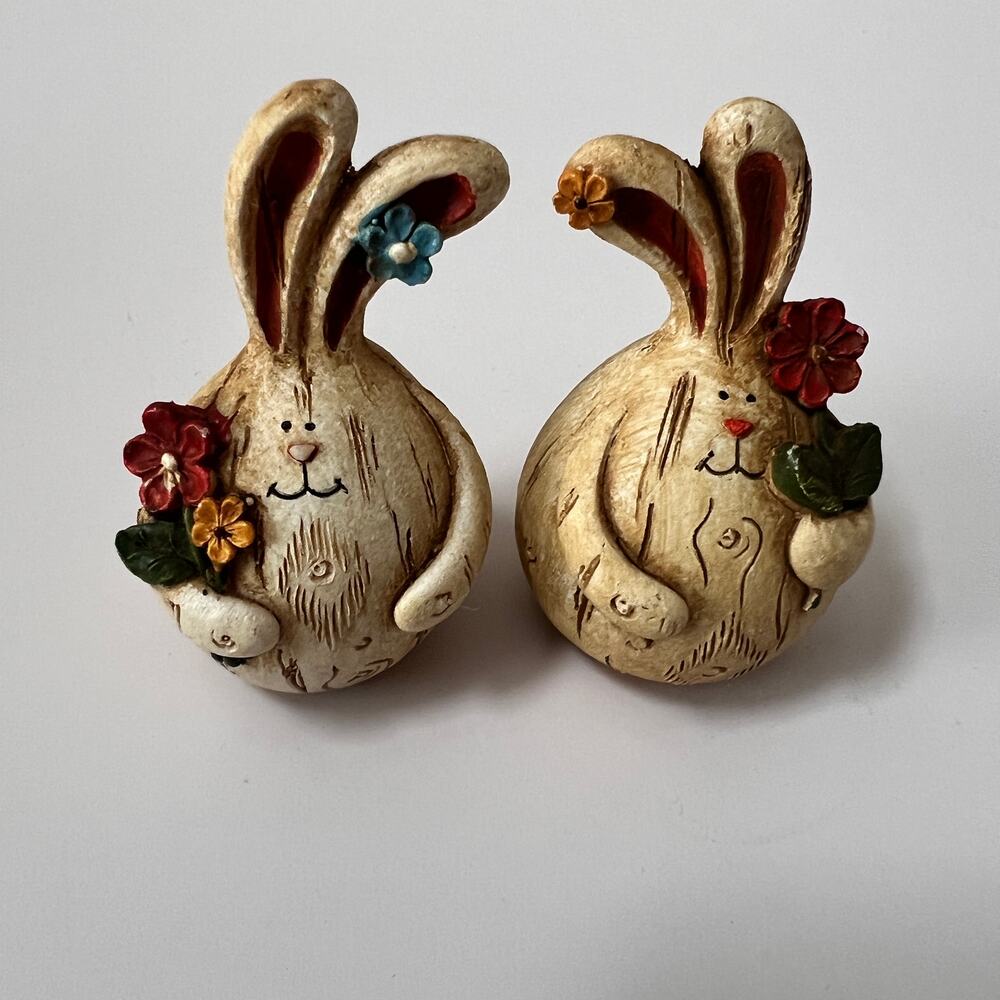 Set of 2 Rustic Easter Bunny Rabbit Figurines Holding Flower Spring Decor Easter - Picture 2 of 9